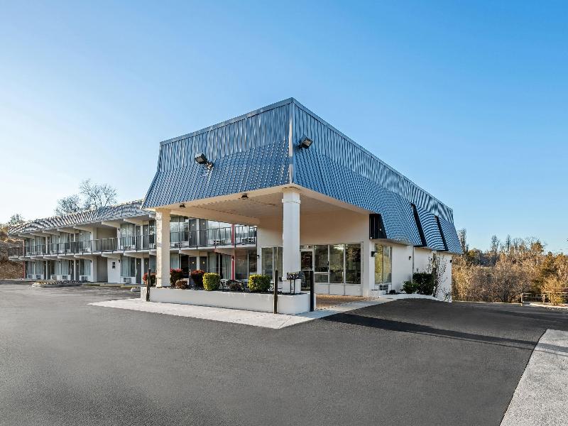 Super 8 by Wyndham Kingsport /I-81 image