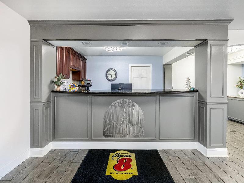 Super 8 by Wyndham Kingsport /I-81 image