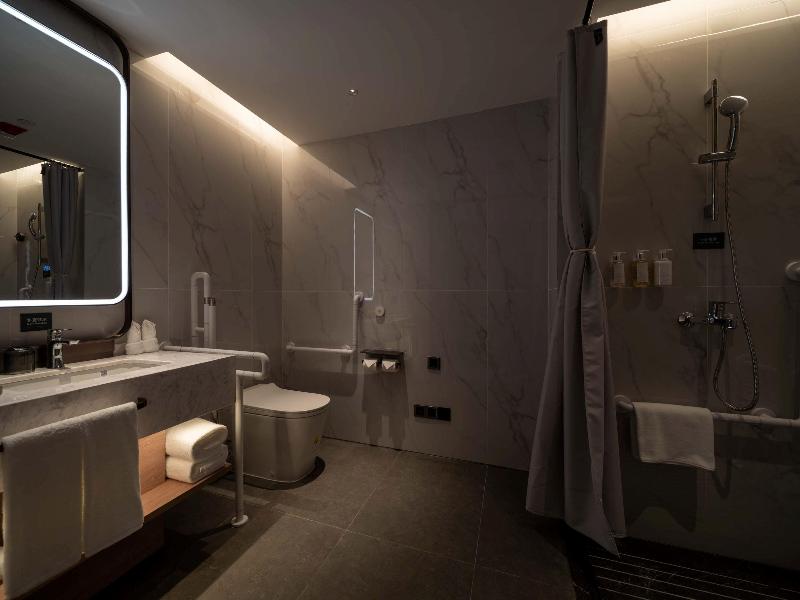 Holiday Inn Guilin Qixing by IHG image