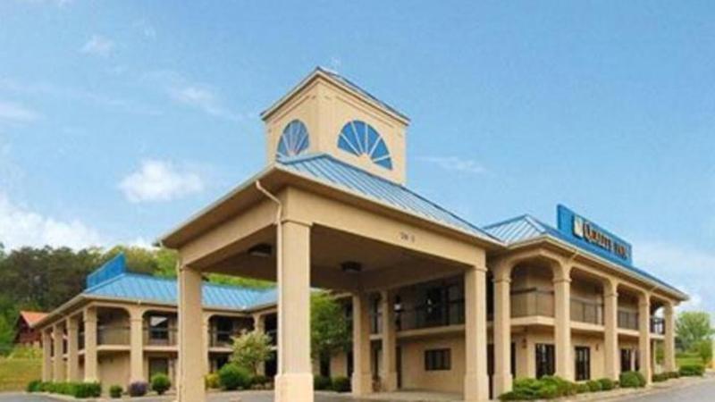 Travelodge by Wyndham Knoxville West