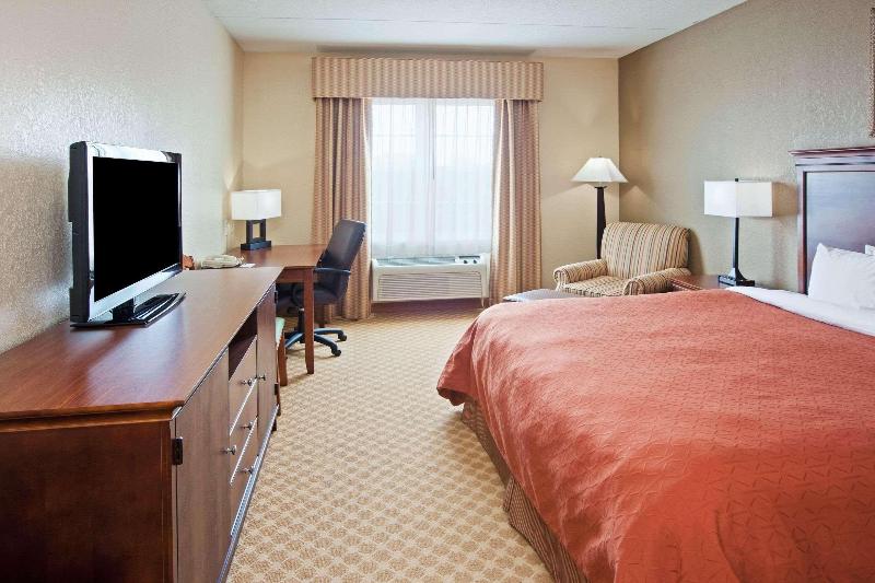 Travelodge By Wyndham Knoxville West — photo 36
