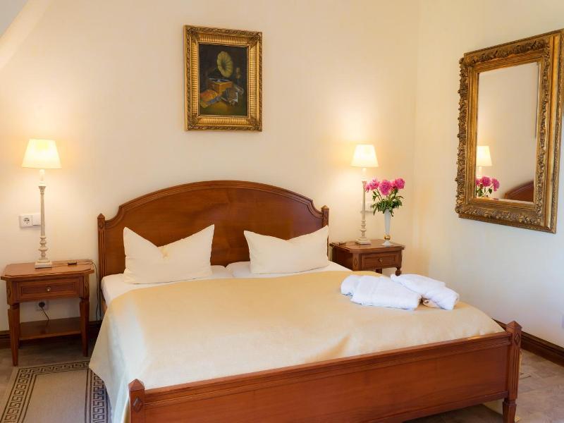 Schlosshotel Zum Markgrafen image