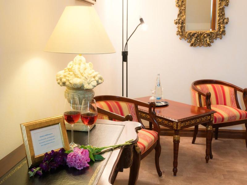 Schlosshotel Zum Markgrafen image
