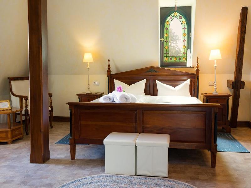 Schlosshotel Zum Markgrafen image