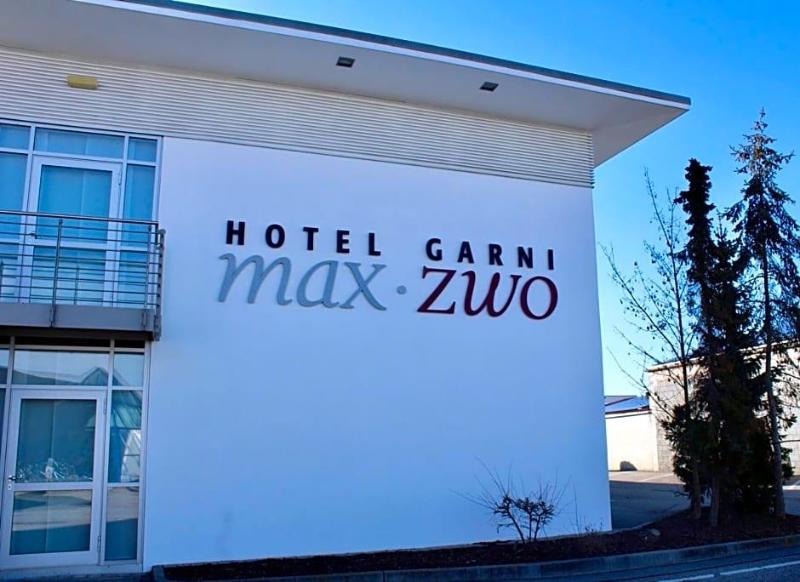 Max Zwo Garni image