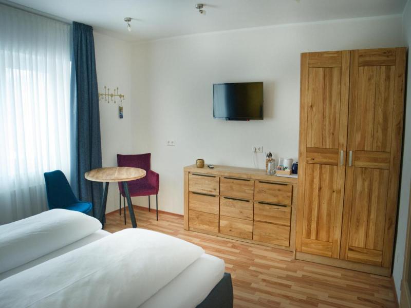 Haus am Fluss image