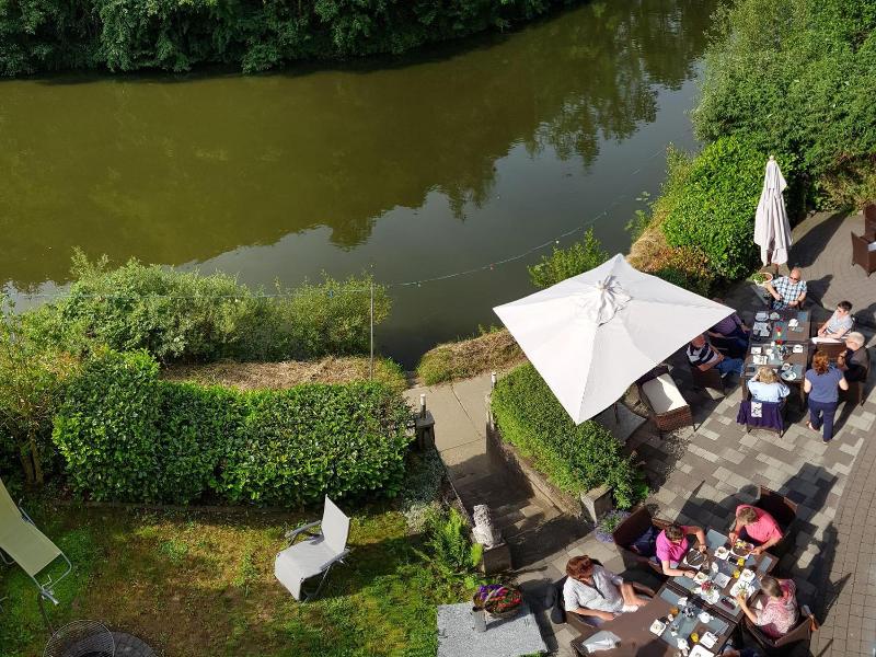 Haus am Fluss image