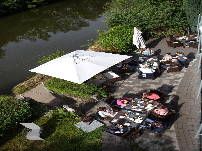 Haus am Fluss image
