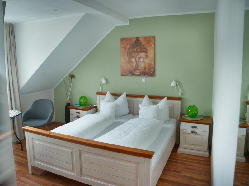 Haus am Fluss image