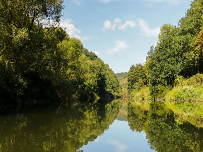 Haus am Fluss image