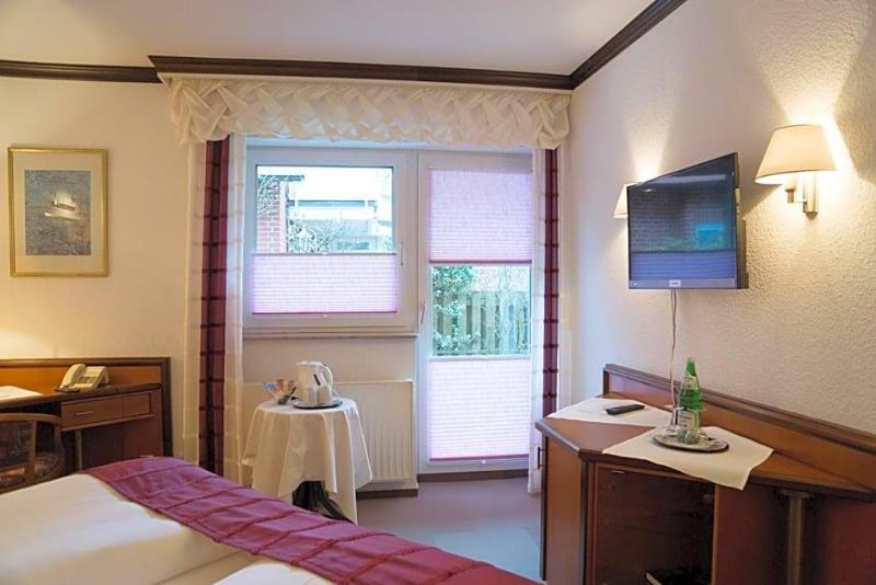 Hotel Chalet image