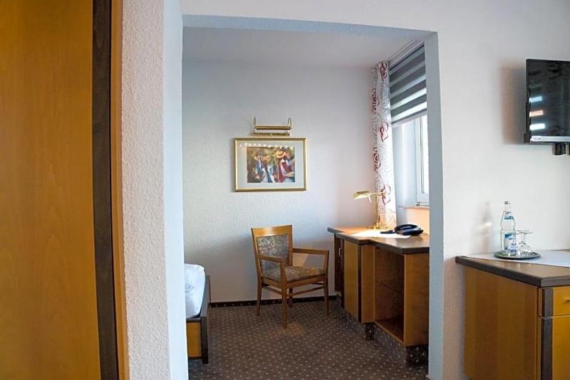 Hotel Chalet image