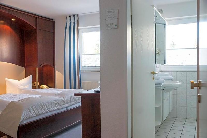 Hotel Chalet image