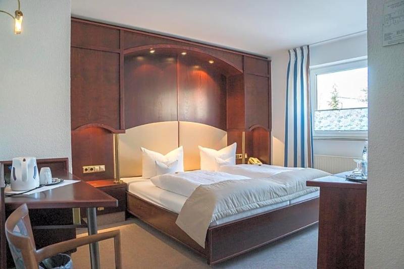 Hotel Chalet image