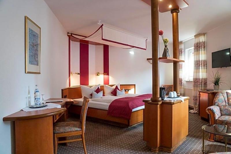 Hotel Chalet image