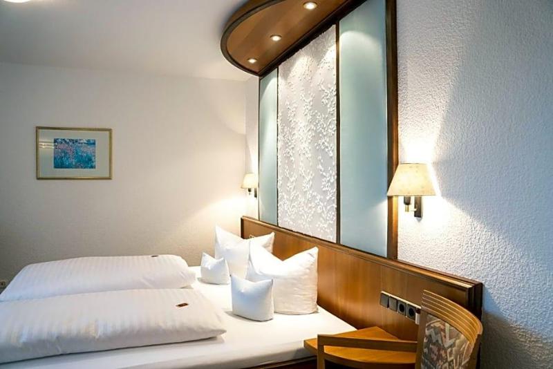 Hotel Chalet image