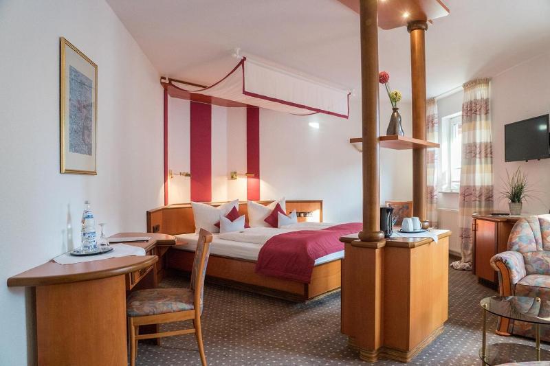 Hotel Chalet image