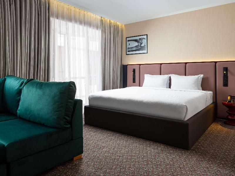 Mercure Chisinau Center Jazz Hotel image