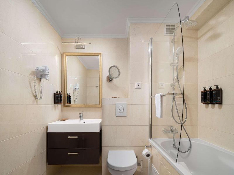 Mercure Chisinau Center Jazz Hotel image