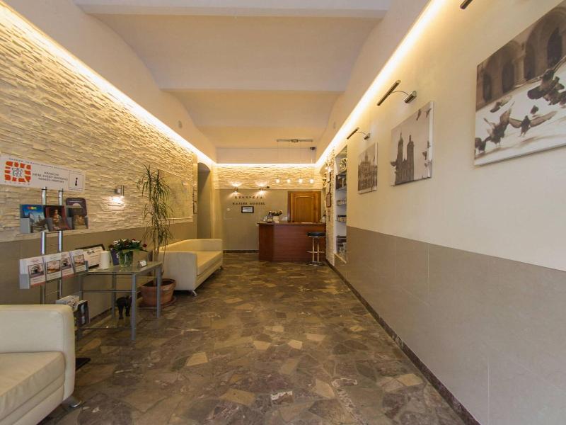 Kajzer Hostel image