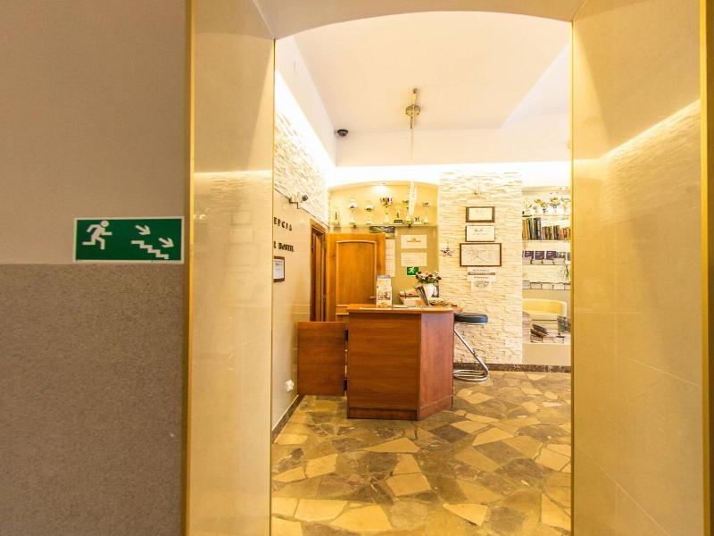 Kajzer Hostel image