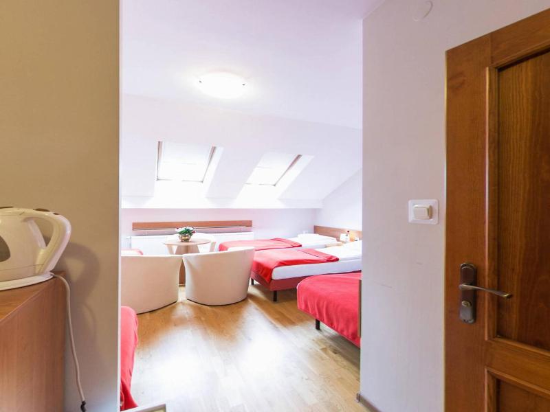 Kajzer Hostel image