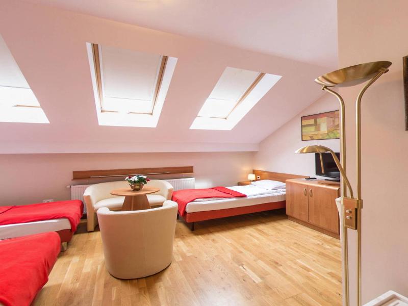 Kajzer Hostel image