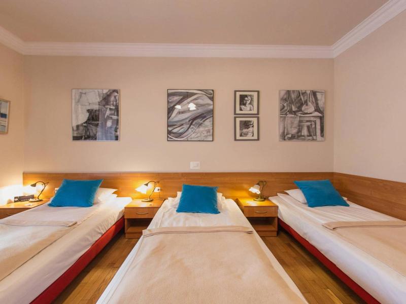 Kajzer Hostel image