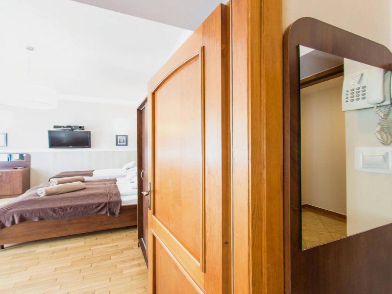Kajzer Hostel image