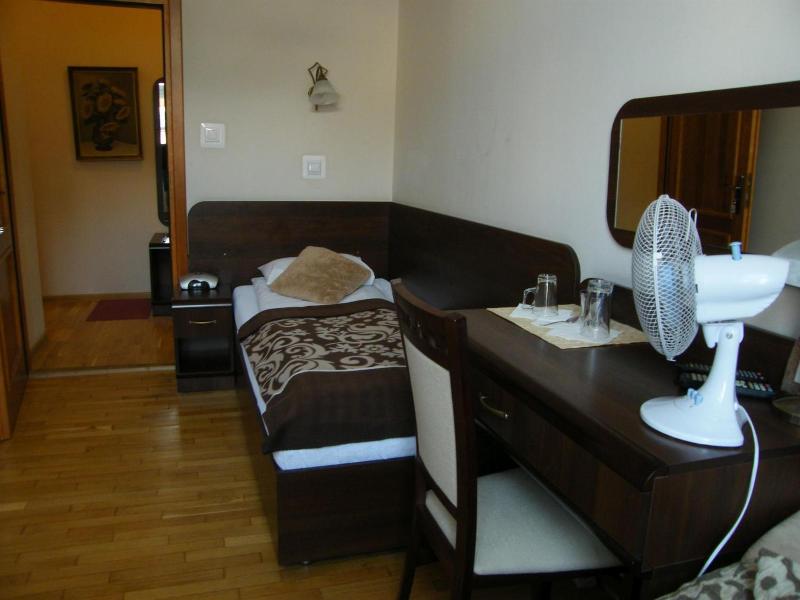 Kajzer Hostel image