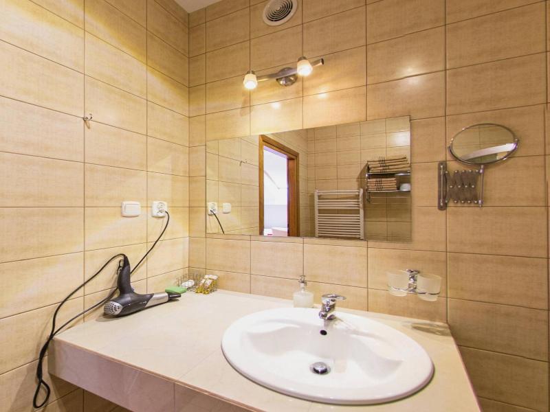 Kajzer Hostel image