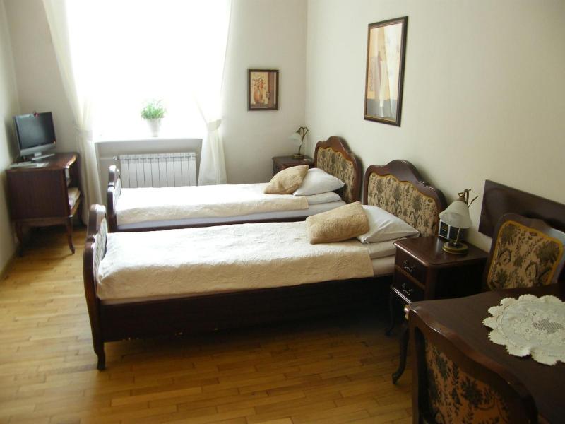 Kajzer Hostel image