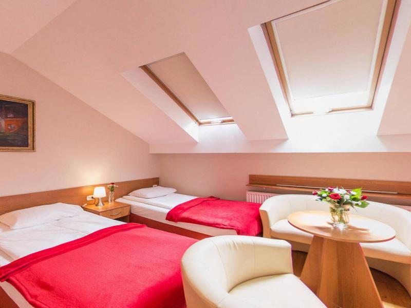 Kajzer Hostel image