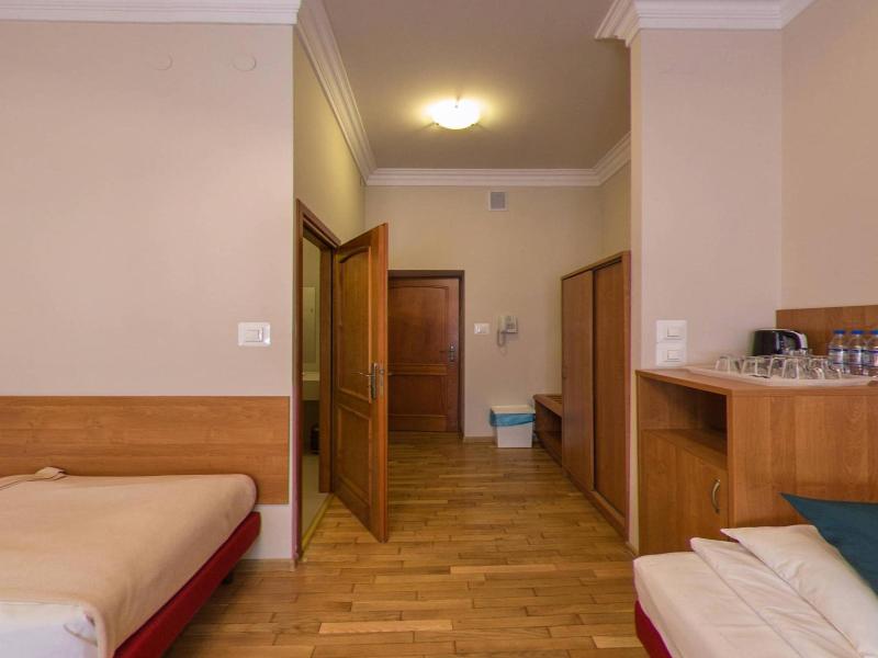 Kajzer Hostel image