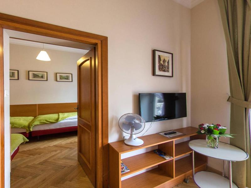 Kajzer Hostel image