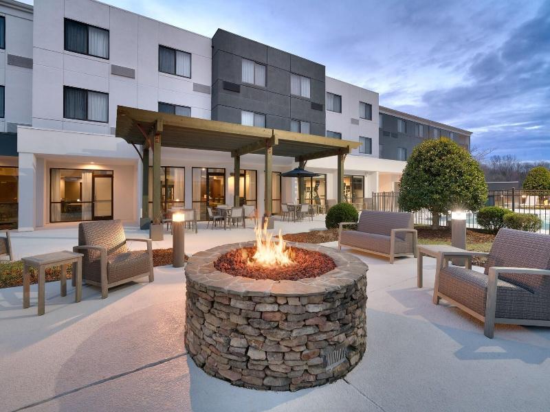 Courtyard Johnson City image