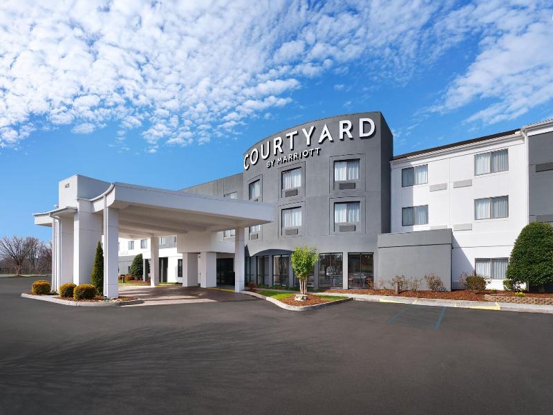 Courtyard Johnson City image