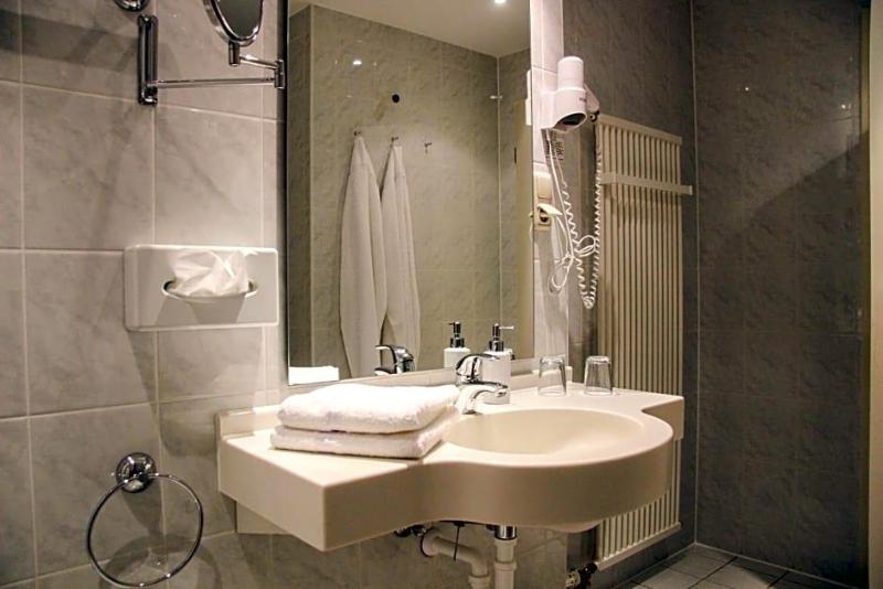 Schlossberghotel image