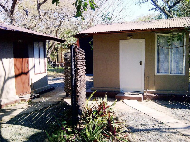Isinkwe Backpackers Bushcamp