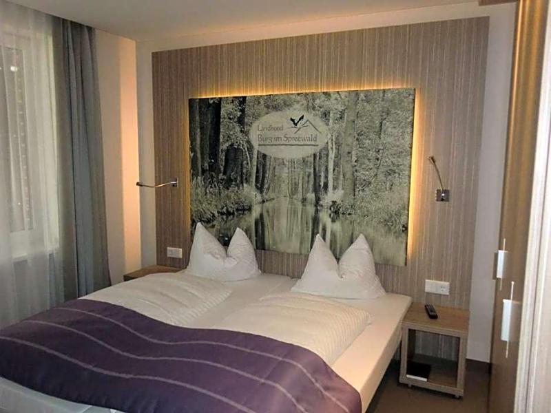 Landhotel Burg im Spreewald image