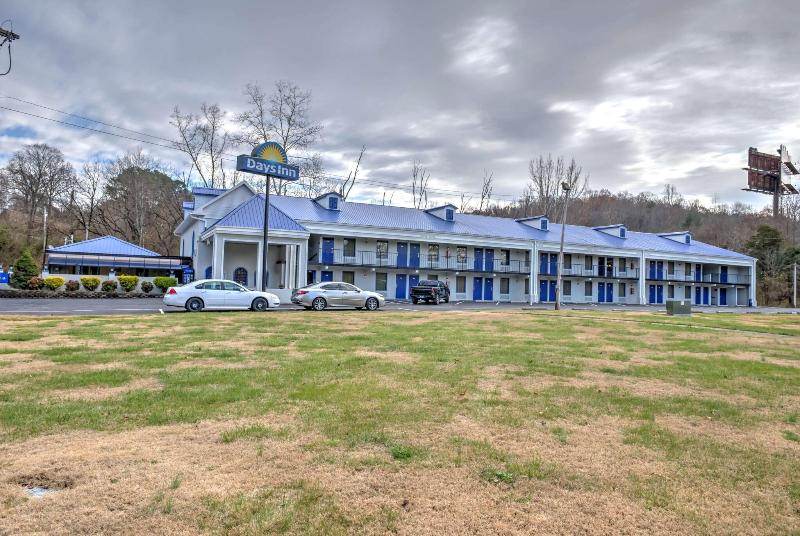 Days Inn By Wyndham Harriman image