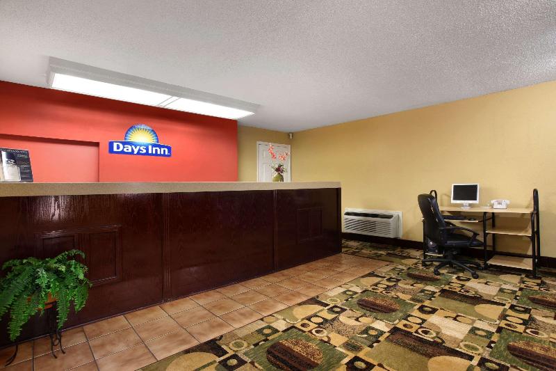 Days Inn By Wyndham Harriman image