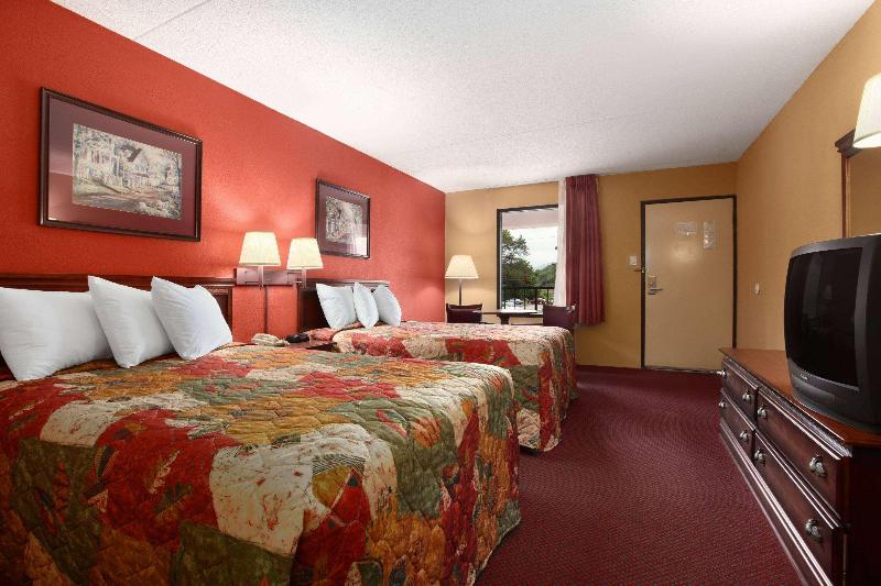 Days Inn By Wyndham Harriman image