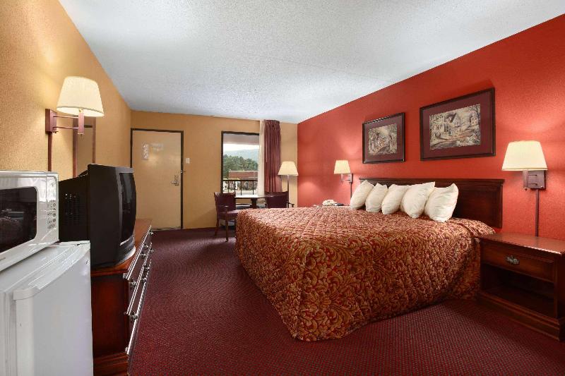 Days Inn By Wyndham Harriman image