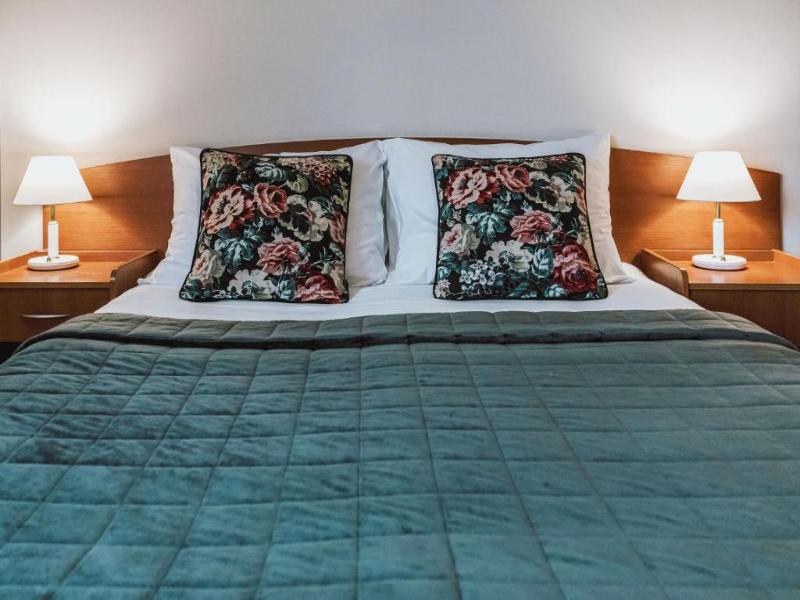 Nova Hotel image