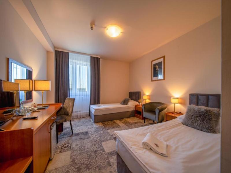 Nova Hotel image