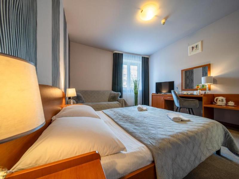 Nova Hotel image