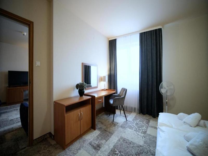 Nova Hotel image