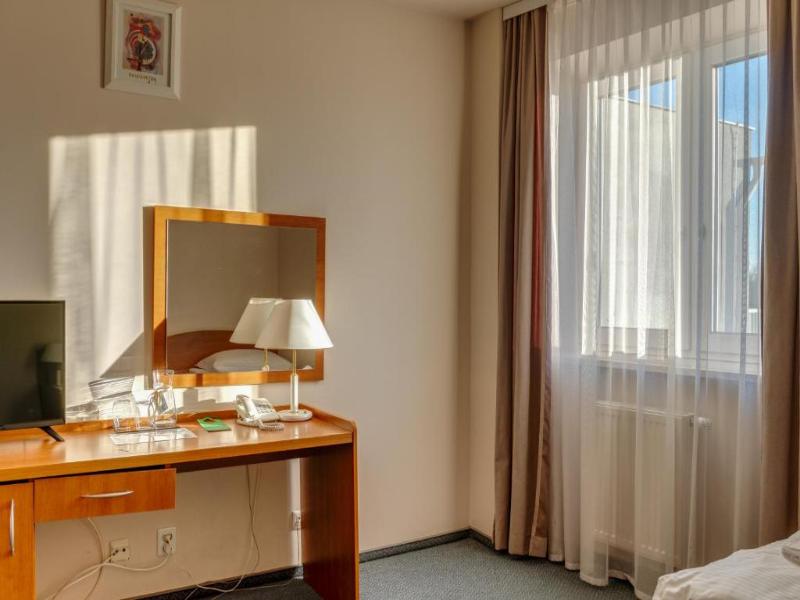 Nova Hotel image