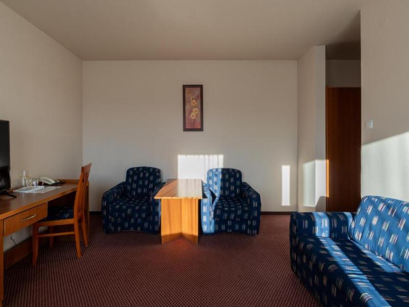 Nova Hotel image